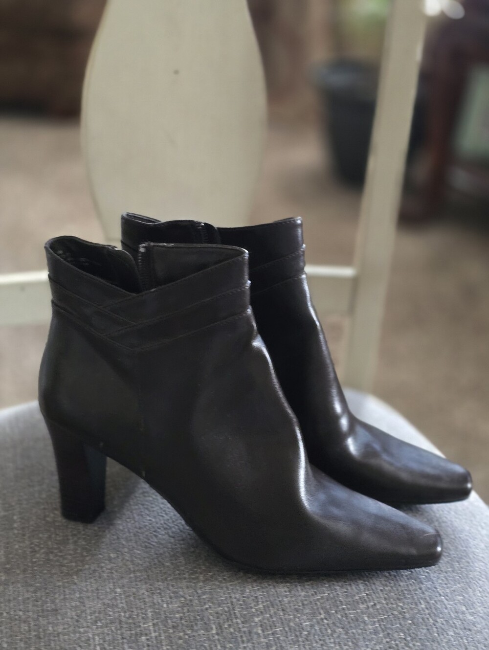 Classic Leather Dark Brown Women's Ankle Boots - Sleek Heeled Booties Sz 9.5 Med